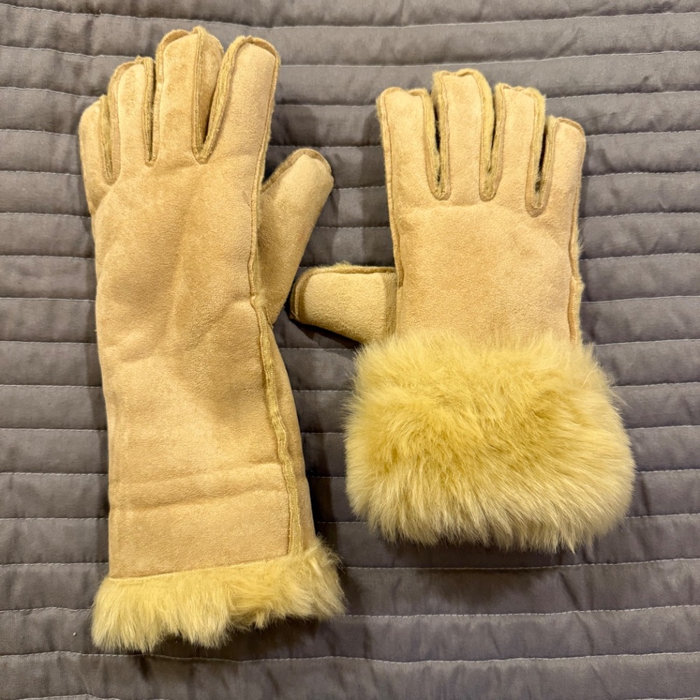 LIMITED TIME: 3 FOR $30. WOMEN'S SIZE 6-7 GLOVES - Picture 3 of 5